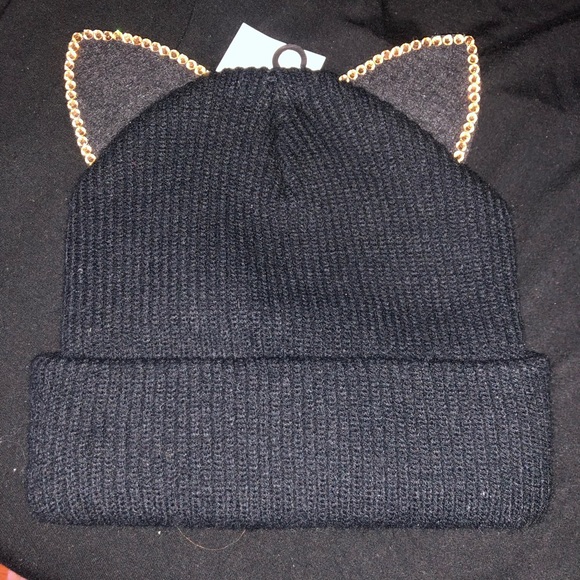 Ladies winter Hat - Picture 2 of 2